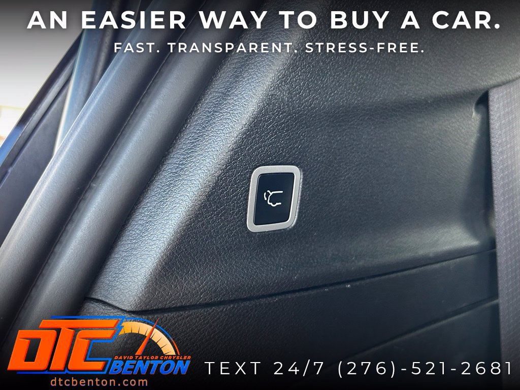 Used 2025 Chrysler Pacifica Limited FWD image 28