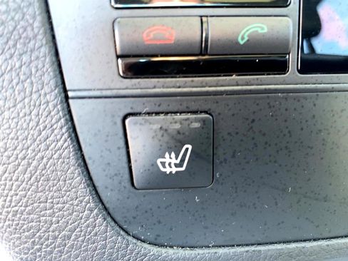 Used 2015 Mercedes-Benz GLK 350 2WD image 16