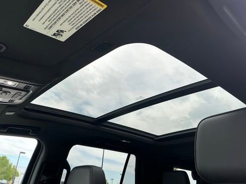 Used 2022 Chevrolet Tahoe RST w/ Luxury Package AWD/4WD image 33