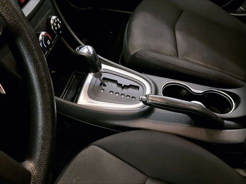 Used 2013 Dodge Avenger SE image 17