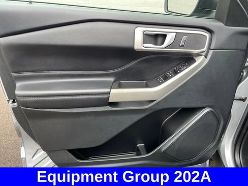 Used 2023 Ford Explorer XLT w/ Equipment Group 202A AWD/4WD image 10