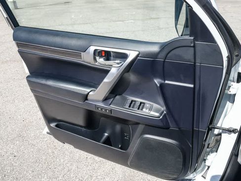 Used 2023 Lexus GX 460 Premium w/ Premium Package AWD/4WD image 25