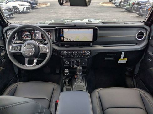 New 2026 Jeep Wrangler Unlimited Sahara AWD/4WD image 15