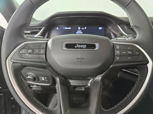 New 2025 Jeep Grand Cherokee Laredo X w/ Trailer Tow Package image 19