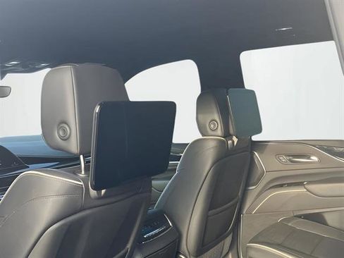 Used 2021 Cadillac Escalade Sport w/ Driver Assist Tech Package image 9