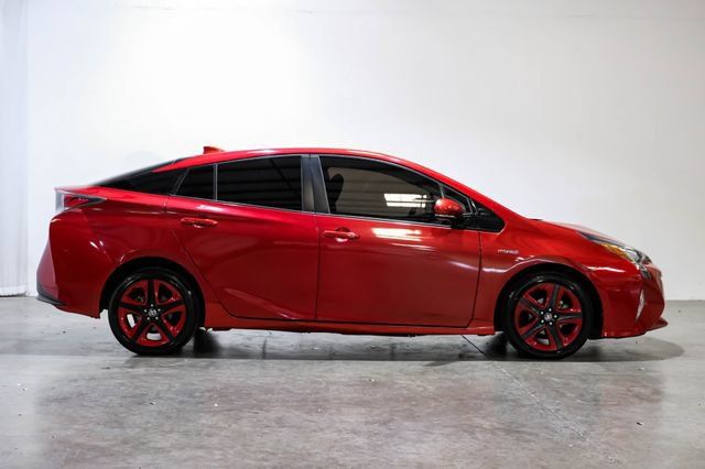 Used 2017 Toyota Prius Three Touring w/ Carpet Mat Package FWD image 8