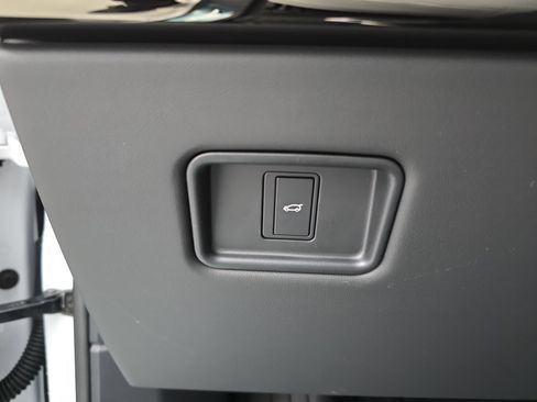 New 2026 Land Rover Range Rover Sport SE image 26