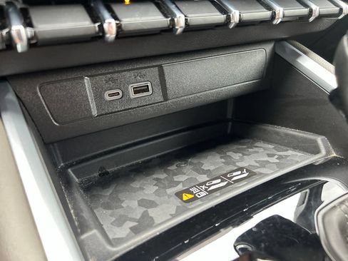 Used 2025 Chevrolet Colorado ZR2 w/ Technology Package AWD/4WD image 38