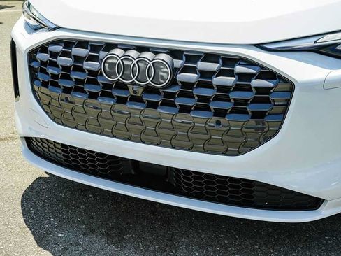 Used 2025 Audi Q5 Premium w/ Convenience Package AWD/4WD image 8