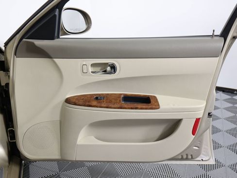 Used 2005 Buick LaCrosse CXL image 25