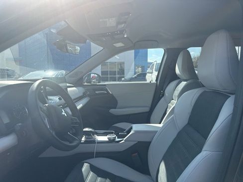 Used 2026 Mitsubishi Outlander SE image 11