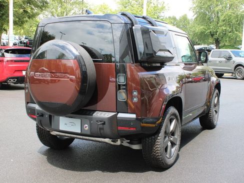 New 2026 Land Rover Defender 90 X-Dynamic SE AWD/4WD image 4