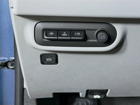 Used 2024 GMC Terrain SLT w/ Tech Package image 10