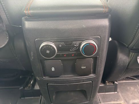 Used 2022 Ford Explorer Timberline image 8