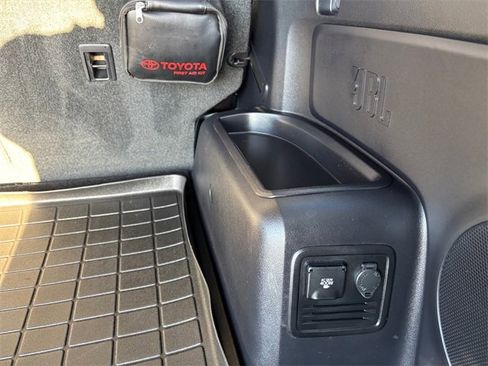 Used 2022 Toyota 4Runner Limited image 34