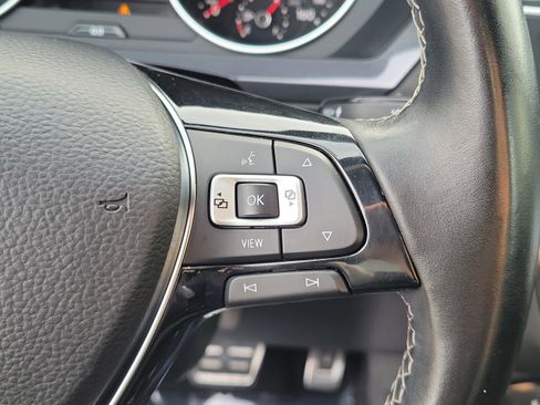 Used 2021 Volkswagen Tiguan SE R-Line image 17