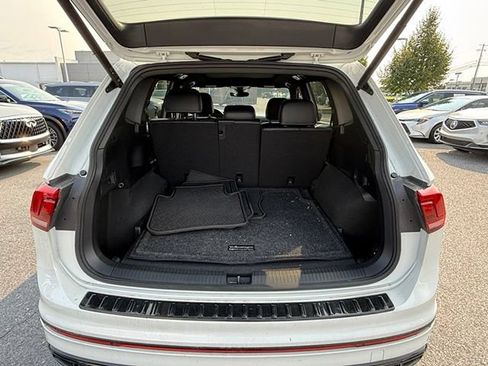 Used 2024 Volkswagen Tiguan SE R-Line AWD/4WD image 21
