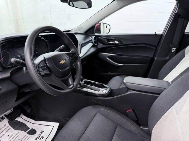 Used 2024 Chevrolet Trax LS w/ LS Convenience Package FWD image 15