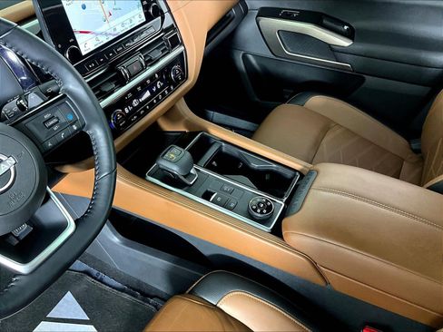 Certified 2022 Nissan Pathfinder Platinum AWD/4WD image 18