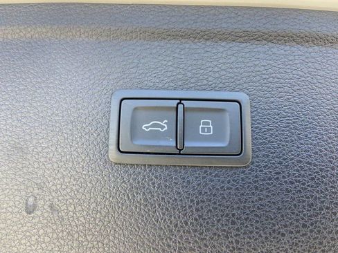 Used 2023 Audi Q5 2.0T Premium w/ Convenience Package AWD/4WD image 34