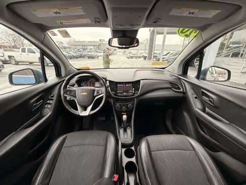 Used 2020 Chevrolet Trax LT w/ LT Convenience Package image 25