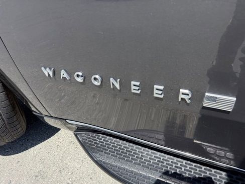 Used 2024 Jeep Wagoneer L 4WD image 11