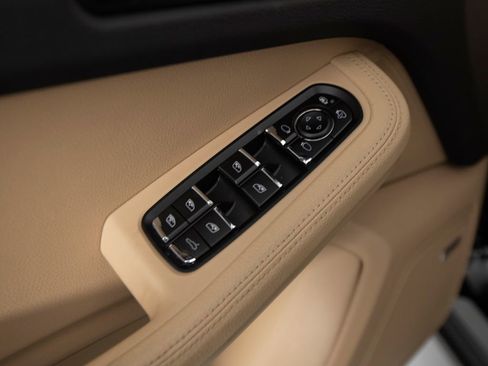 Certified 2021 Porsche Macan S AWD/4WD image 20