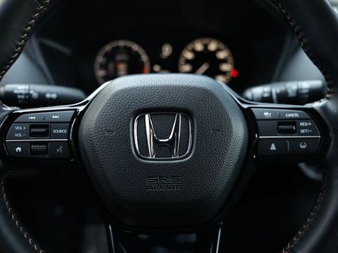 Used 2025 Honda HR-V Sport image 31