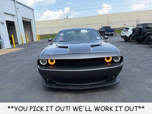 Used 2018 Dodge Challenger R/T w/ Driver Convenience Group RWD image 2