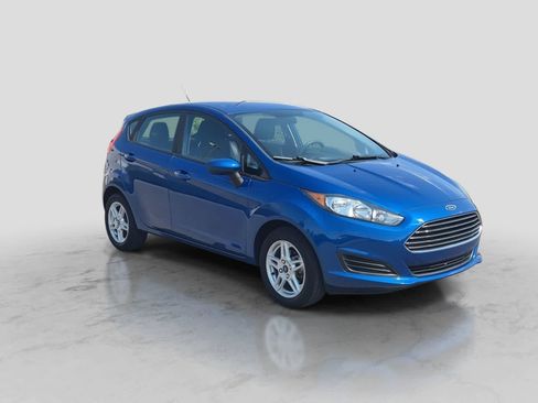 Used 2018 Ford Fiesta SE FWD image 2