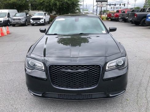 Used 2021 Chrysler 300 Touring w/ Sport Appearance Package RWD image 8