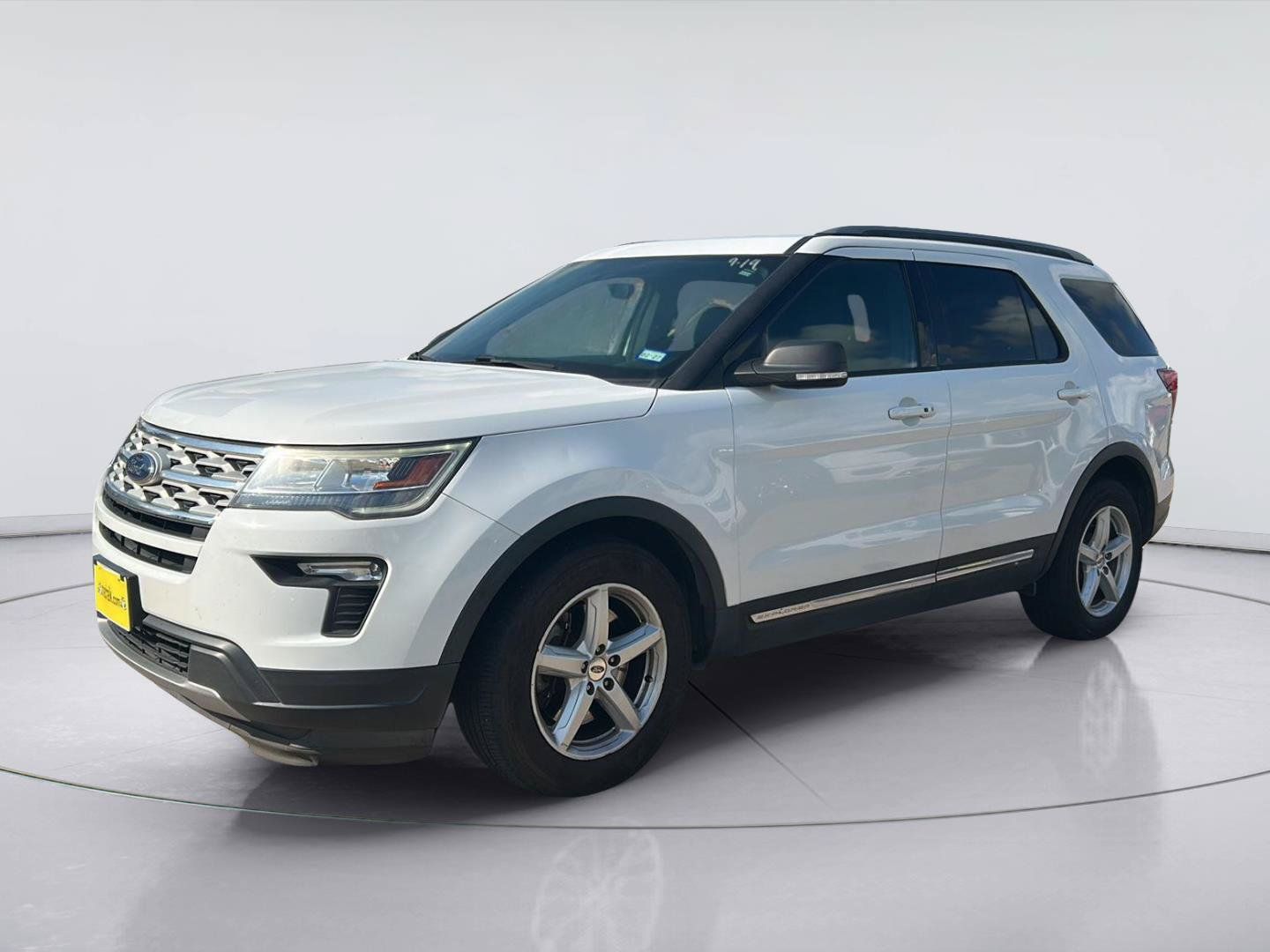 Used 2019 Ford Explorer XLT w/ Equipment Group 201A FWD image 1