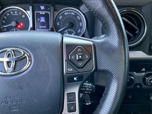 Used 2020 Toyota Tacoma SR5 w/ Technology Package AWD/4WD image 24