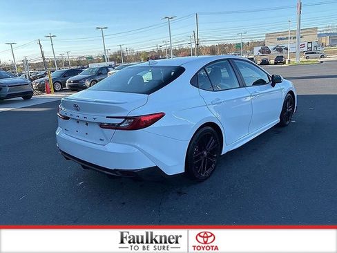 Certified 2025 Toyota Camry Hybrid image 8