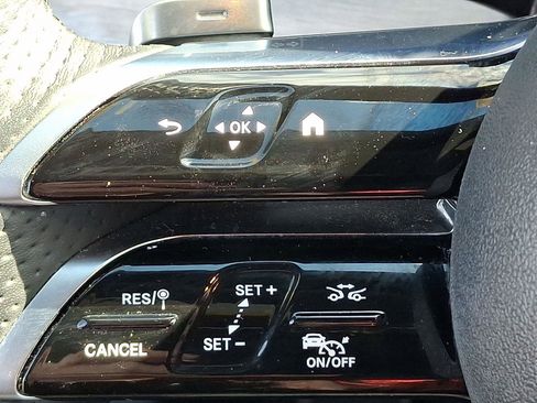 Used 2023 Mercedes-Benz E 450 4MATIC Cabriolet image 20