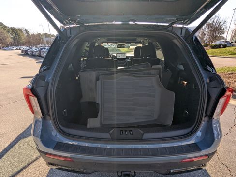 Used 2025 Ford Explorer ST-Line w/ Premium Package image 16