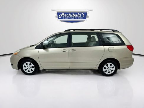 Used 2009 Toyota Sienna CE FWD image 4