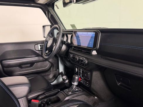 Used 2024 Jeep Wrangler Unlimited Rubicon 4xe AWD/4WD image 36