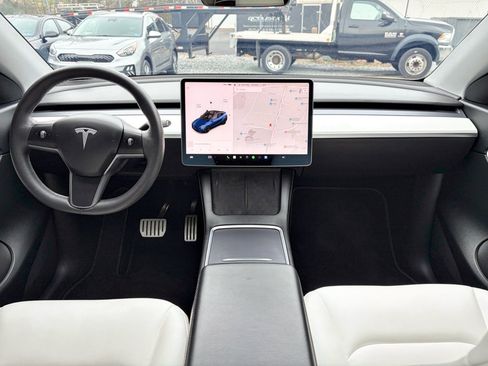 Used 2021 Tesla Model Y Performance image 15