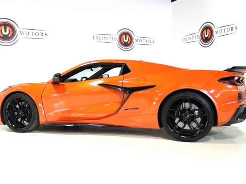 Used 2025 Chevrolet Corvette Z06 RWD image 39