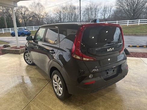 Used 2022 Kia Soul LX image 7