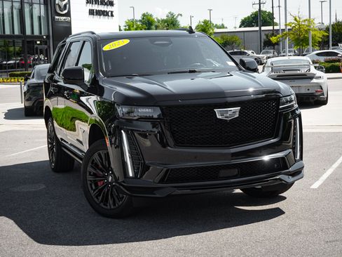 Used 2023 Cadillac Escalade V w/ LPO, ONYX Package AWD/4WD image 2