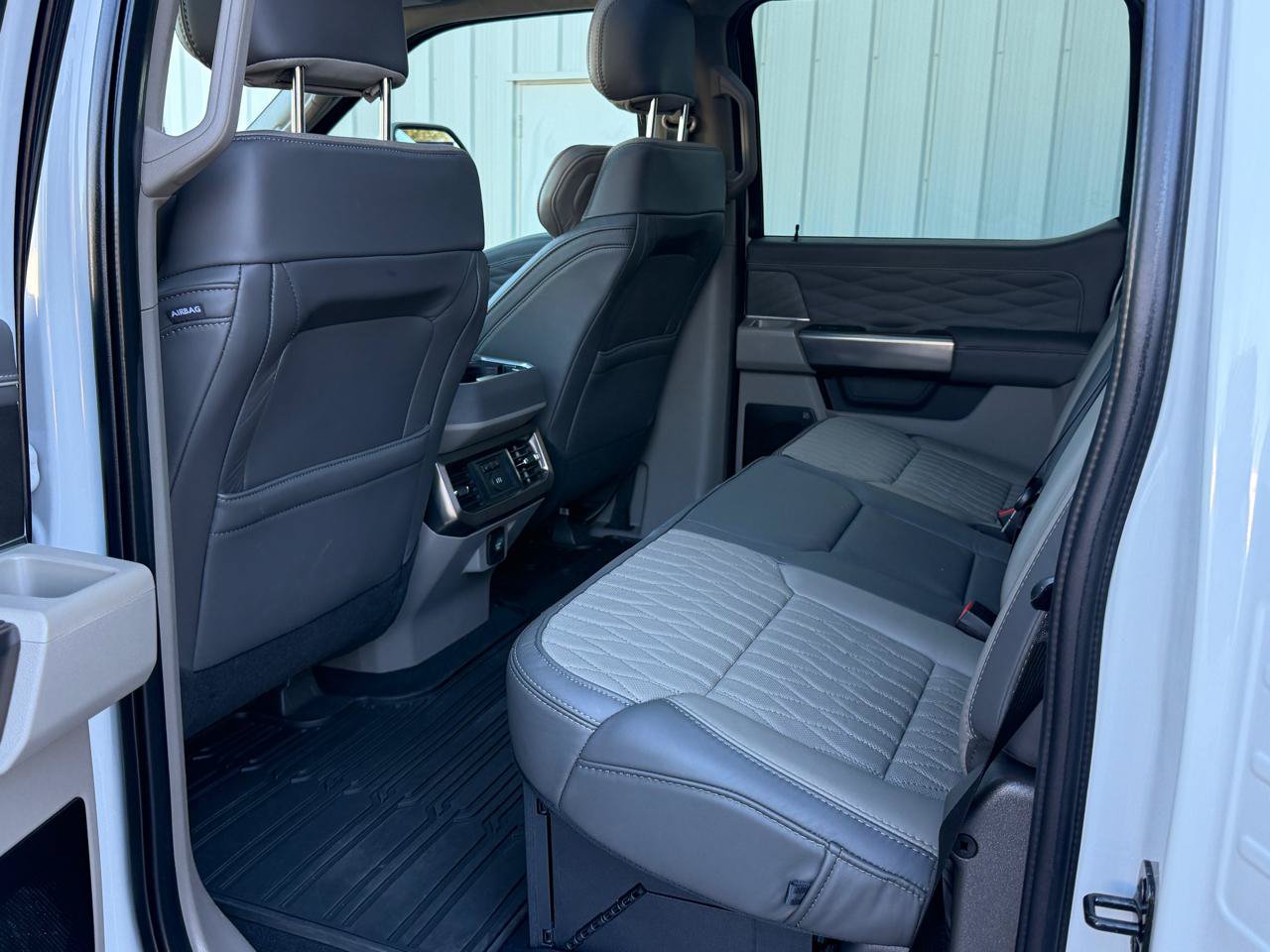 Used 2025 Ford F450 Platinum w/ Platinum Plus Package AWD/4WD image 13