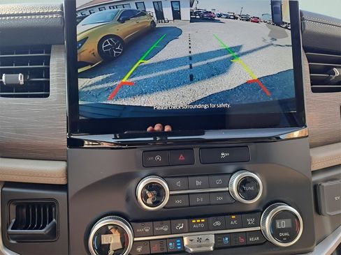 Used 2024 Ford Expedition Max Limited image 11