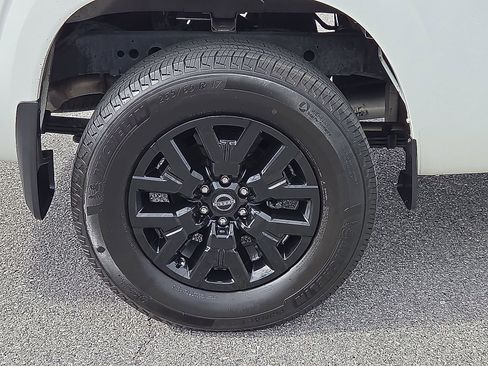 Used 2024 Nissan Frontier SV w/ SV Convenience Package AWD/4WD image 7