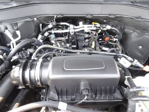 Used 2022 Ford Explorer XLT w/ Equipment Group 202A RWD image 31