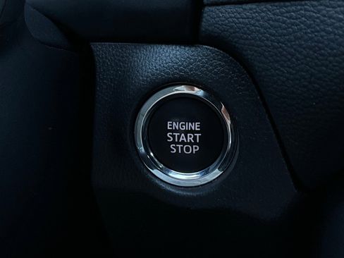 Used 2025 Toyota RAV4 XLE image 29