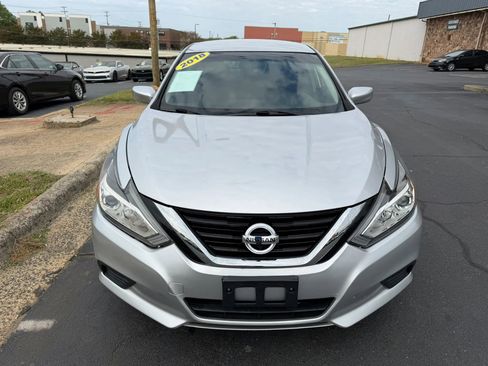 Used 2018 Nissan Altima 2.5 S w/ S Convenience Package image 2