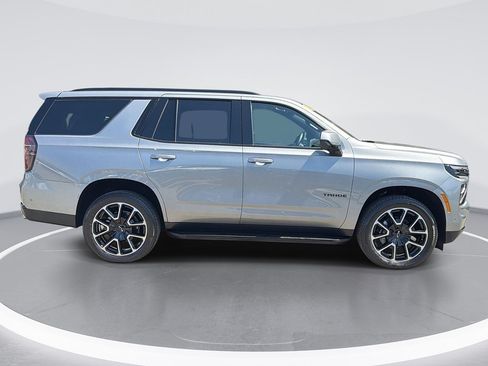 Used 2026 Chevrolet Tahoe RST RWD image 3