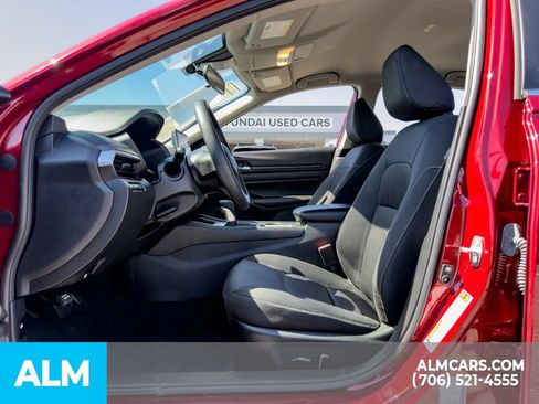Used 2025 Nissan Altima 2.5 SV FWD image 12